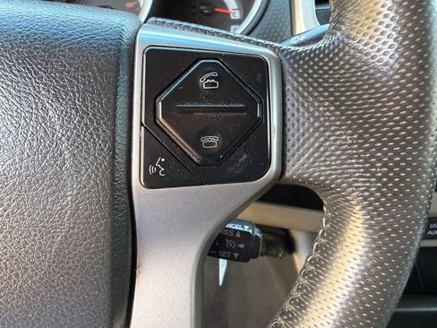 Used 2015 Toyota Tacoma PreRunner w/ SR5 Package image 18