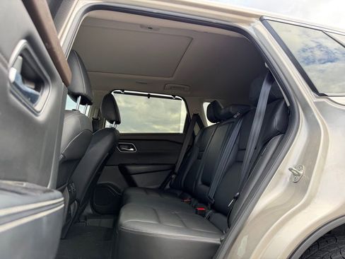 Used 2021 Nissan Rogue SL w/ Premium Package image 15