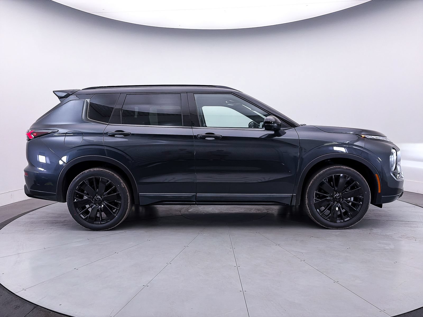 Used 2026 Mitsubishi Outlander SEL Black Edition FWD image 8