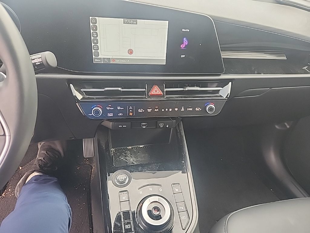 Certified 2024 Kia Niro Wind FWD image 24