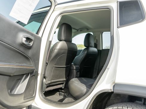 Used 2019 Jeep Compass Latitude w/ Popular Equipment Group AWD/4WD image 27