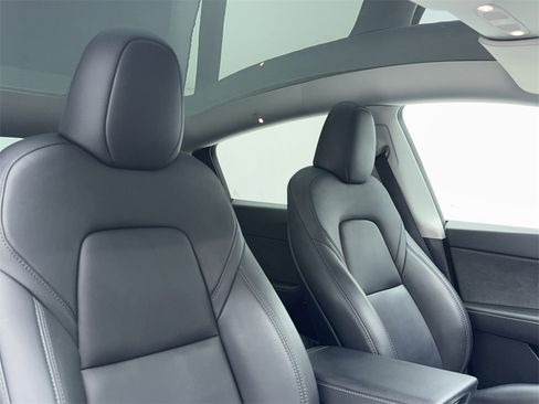 Used 2023 Tesla Model Y 2WD image 48