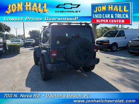 Used 2024 Jeep Wrangler Sport AWD/4WD image 7