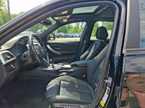 Used 2017 BMW 320i xDrive Sedan AWD/4WD image 13