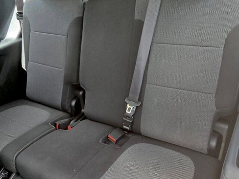 Used 2021 Chevrolet Traverse LT FWD image 17