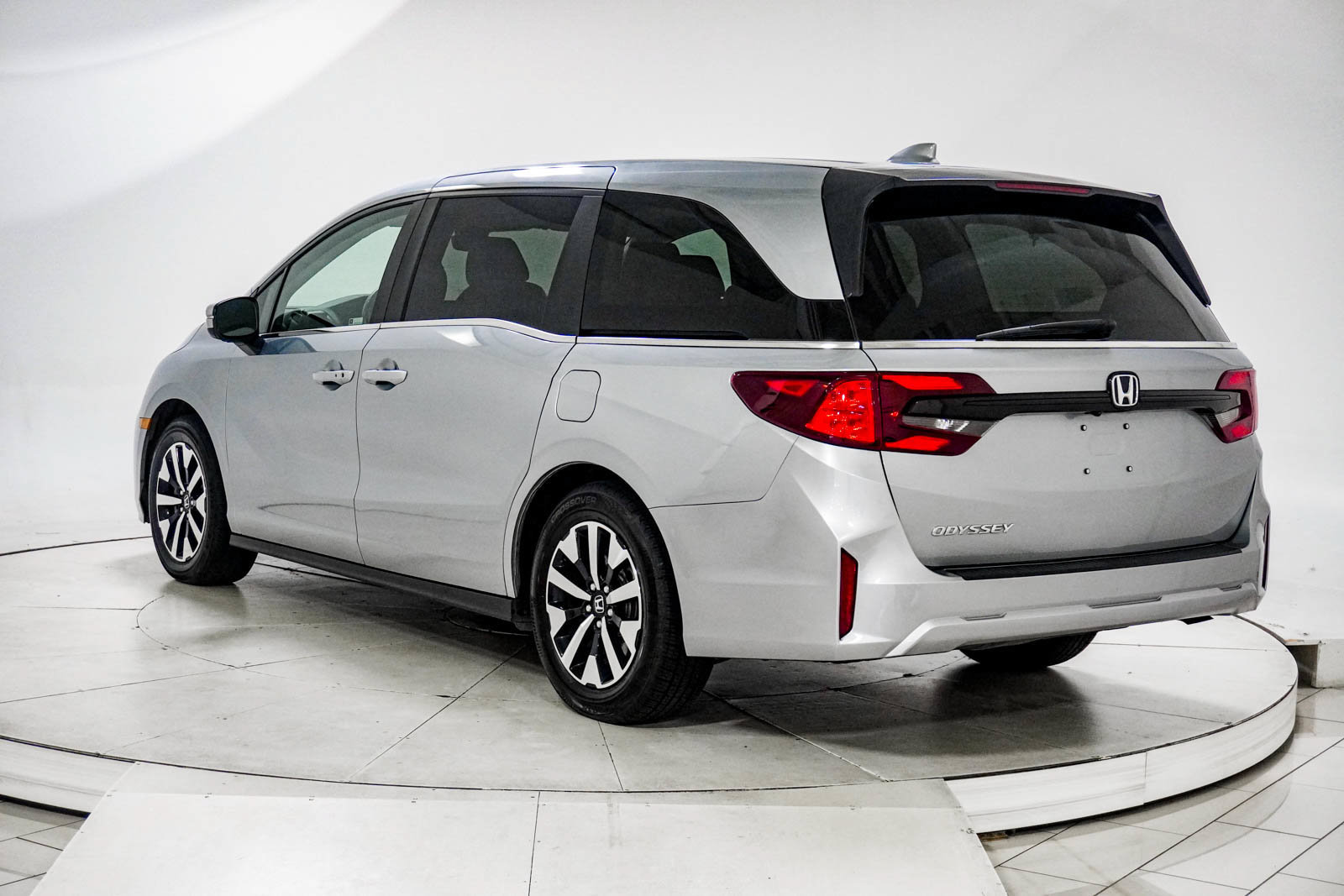 Used 2025 Honda Odyssey EX-L image 6