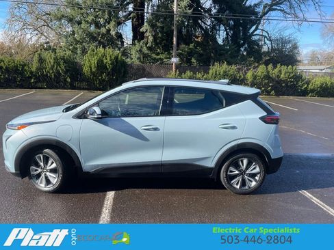 Used 2022 Chevrolet Bolt EUV LT w/ Convenience Package image 5