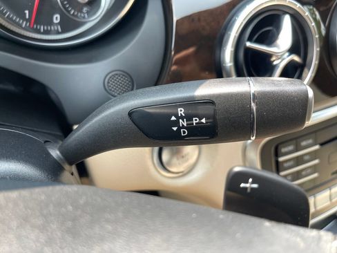 Used 2018 Mercedes-Benz CLA 250 4MATIC image 35