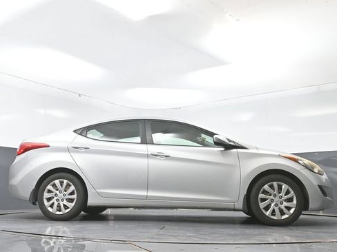 Used 2012 Hyundai Elantra GLS FWD image 21