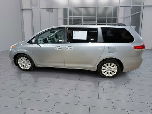 Used 2014 Toyota Sienna LE image 7