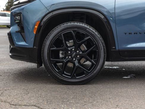 Used 2024 Chevrolet Traverse RS image 12