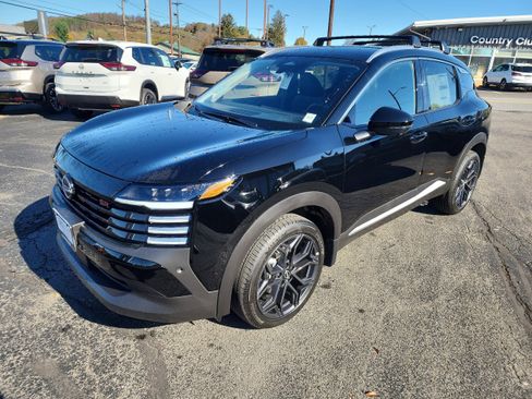 New 2026 Nissan Kicks SR w/ Cold Weather Package image 4