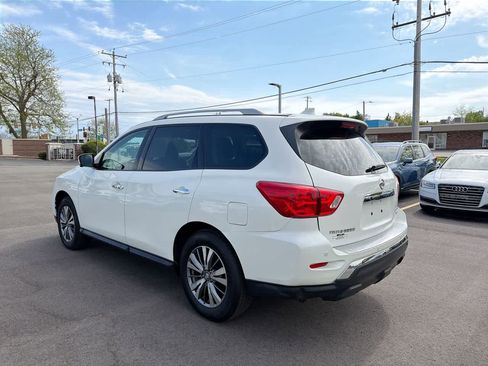 Used 2019 Nissan Pathfinder SL AWD/4WD image 11
