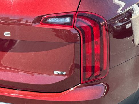 Certified 2024 Kia Telluride S w/ S Sunroof Package AWD/4WD image 27