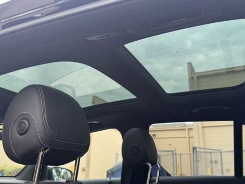 Used 2018 Mercedes-Benz GLC 300 4MATIC image 17