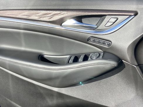 Used 2023 Buick Enclave Avenir FWD image 20