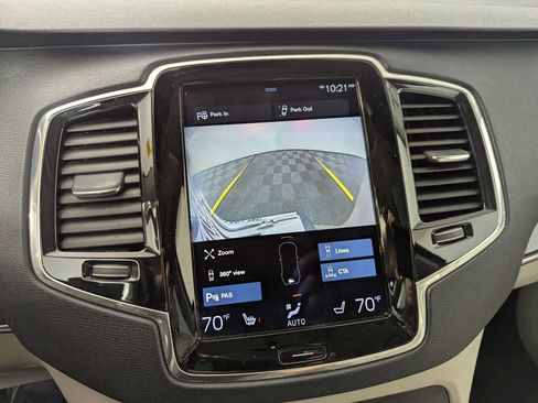 Used 2017 Volvo XC90 T6 Momentum w/ Vision Package image 11