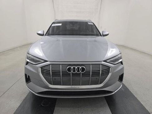 Used 2022 Audi e-tron Premium AWD/4WD image 8