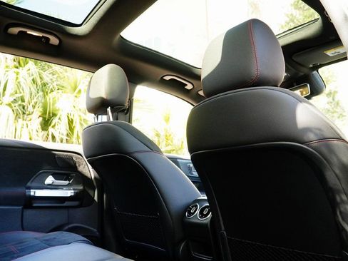 Used 2024 Mercedes-Benz EQB 250+ image 33