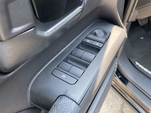 Used 2024 Toyota Tacoma SR5 AWD/4WD image 18