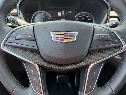 Certified 2023 Cadillac XT5 Sportv w/ LPO, Floor Liner Package AWD/4WD image 30