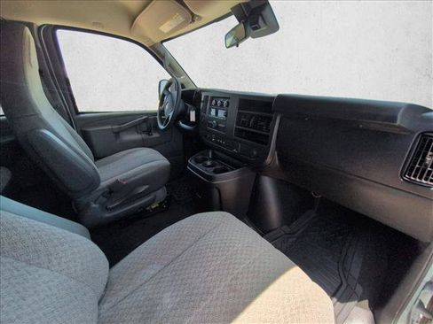 Used 2020 Chevrolet Express 3500 LT w/ LT Preferred Equipment Group RWD image 17