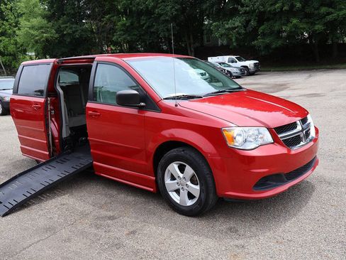 Used 2013 Dodge Grand Caravan SE FWD image 1