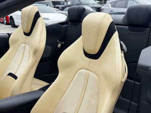 Used 2024 Ferrari Roma Spider RWD image 17