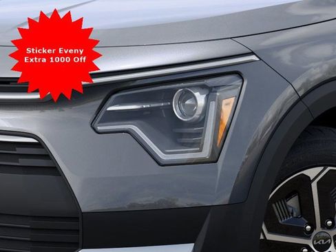 New 2025 Kia Niro EX image 13