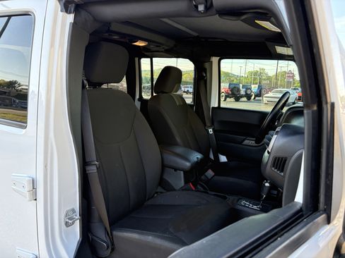 Used 2016 Jeep Wrangler Unlimited Sport w/ Quick Order Package 24S AWD/4WD image 28