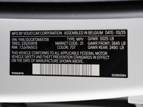 Certified 2026 Volvo XC40 B5 Plus AWD/4WD image 16