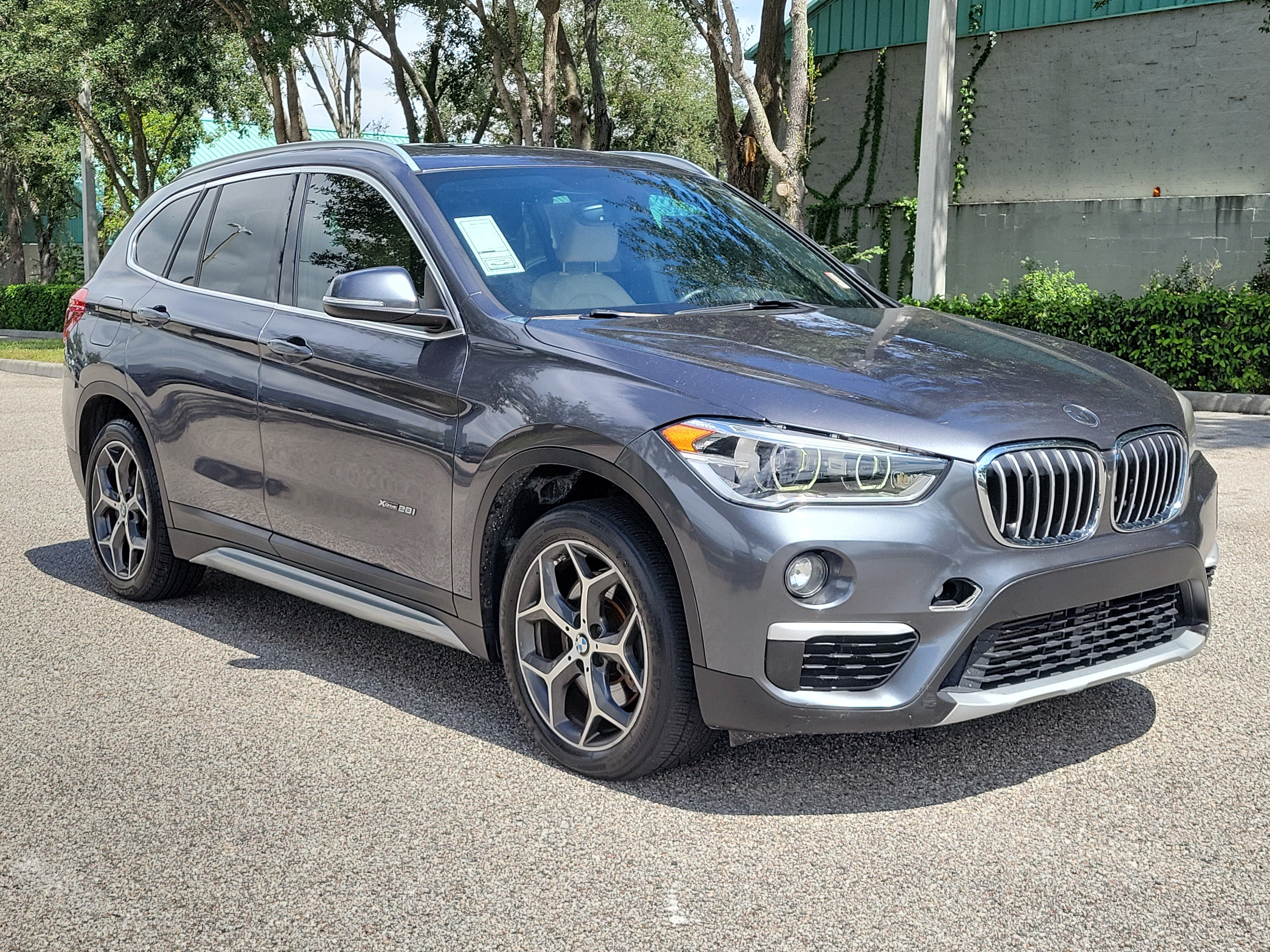 Used 2017 BMW X1 xDrive28i AWD/4WD image 3
