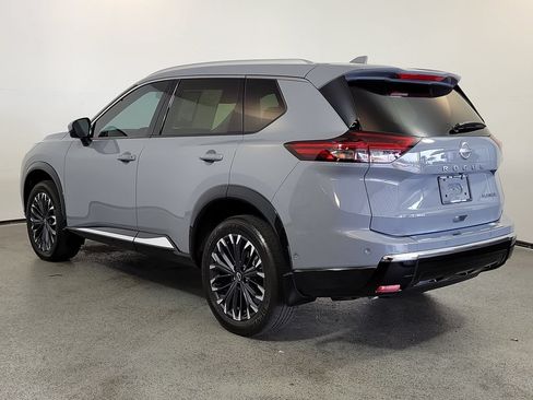 Used 2024 Nissan Rogue Platinum FWD image 5