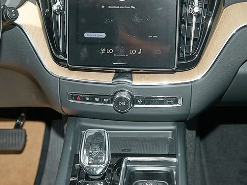 New 2026 Volvo XC60 T8 Plus w/ Climate Package PRO AWD/4WD image 27