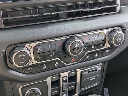 New 2025 Jeep Wrangler Sahara image 25