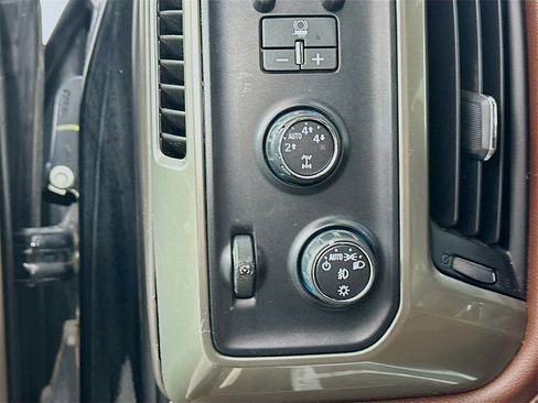 Used 2016 Chevrolet Silverado 1500 High Country w/ High Country Premium Package image 10