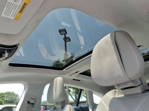 Used 2023 Mercedes-Benz EQS 580 4MATIC Sedan w/ Manufactur Interior Package image 25