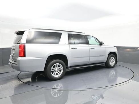 Used 2019 Chevrolet Suburban LT AWD/4WD image 15