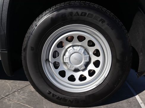 Used 2025 GMC Sierra 1500 Pro w/ Pro Value Package image 31