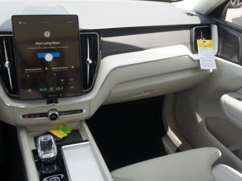 New 2026 Volvo XC60 B5 Ultra w/ Protection Package Premier image 12