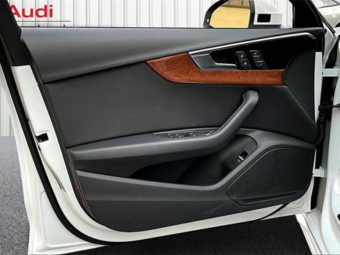 Used 2023 Audi A4 2.0T Premium w/ Convenience Package image 18