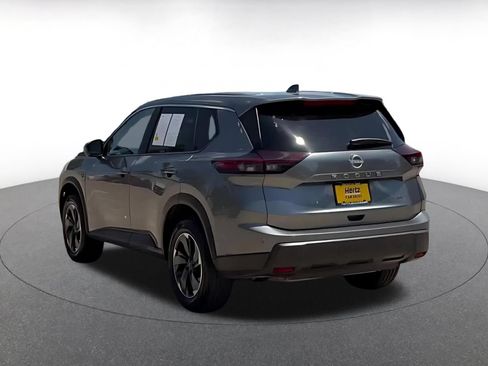 Used 2025 Nissan Rogue SV AWD/4WD image 11