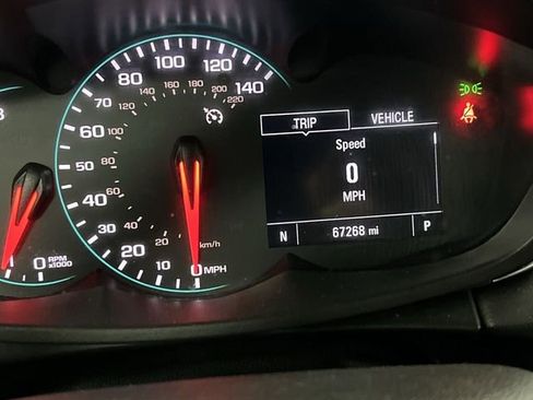 Used 2022 Chevrolet Trax LT AWD/4WD image 12