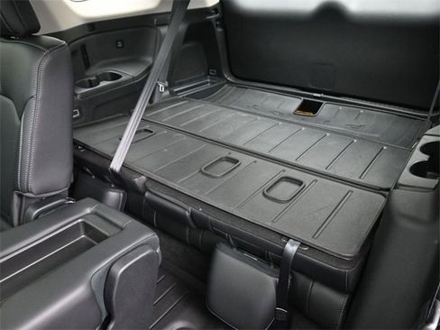 Used 2023 Honda Pilot Touring image 21