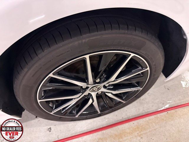 Used 2024 Toyota Camry SE FWD image 5