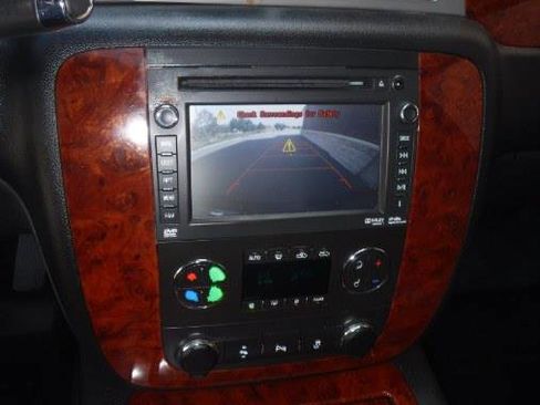 Used 2013 Chevrolet Avalanche LTZ image 13