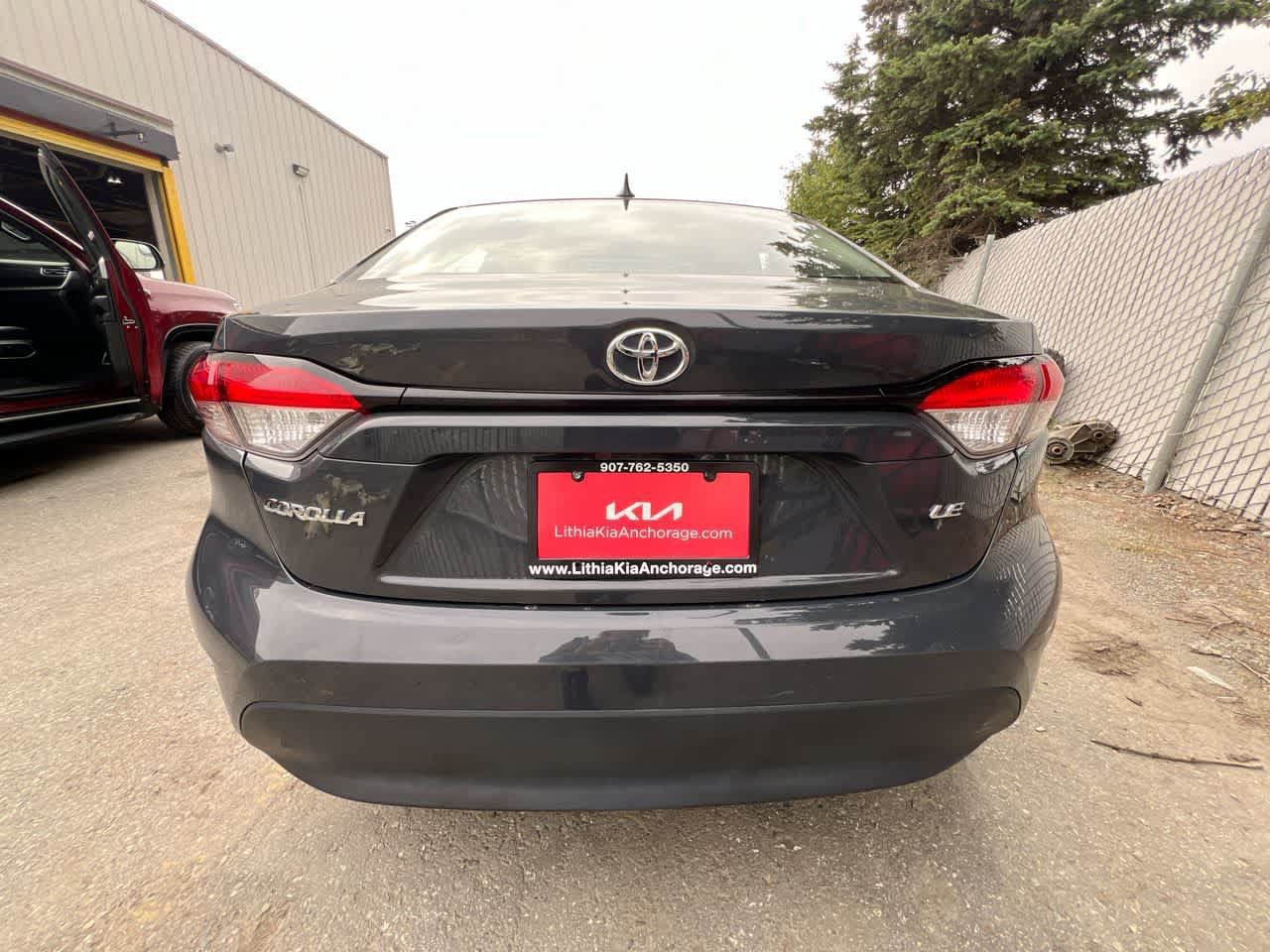 Used 2025 Toyota Corolla LE FWD image 27