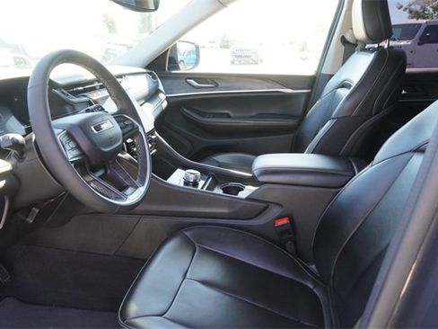 Used 2024 Jeep Grand Cherokee L Limited w/ Black Appearance Package image 21