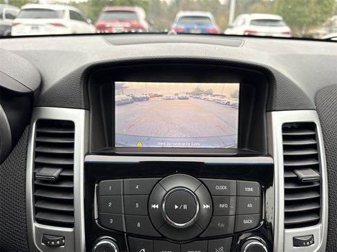 Used 2016 Chevrolet Cruze Eco image 29