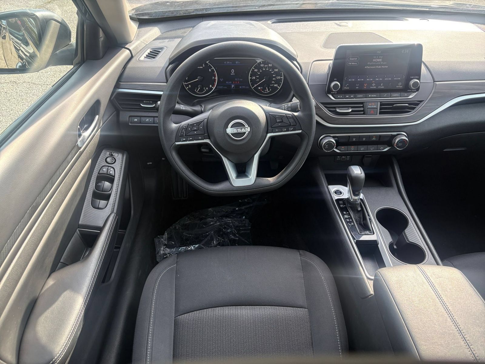 Used 2025 Nissan Altima 2.5 SV FWD image 28